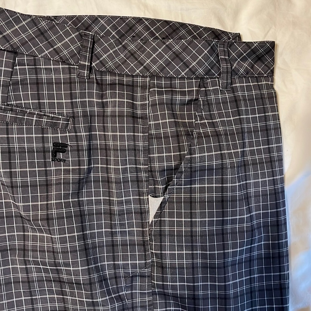 EUC Men’s Fila Black, gray & white plaid golf shorts. Very comfortable! W 38 $30